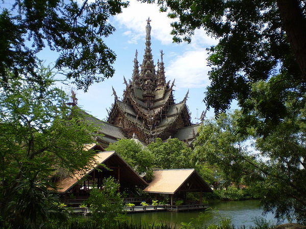 The santuary of truth, Travel to Chon Buri